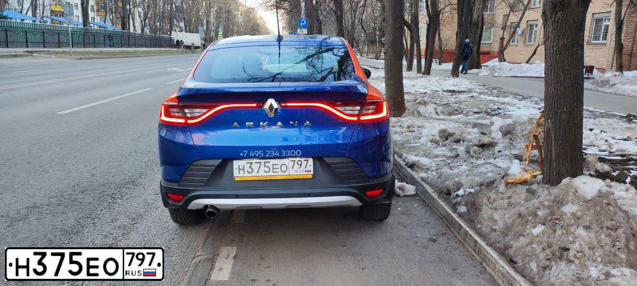 Фото автомобиля RENAULT ARKANA, 2021 — госномер Н347МВ10. Цвет: синий