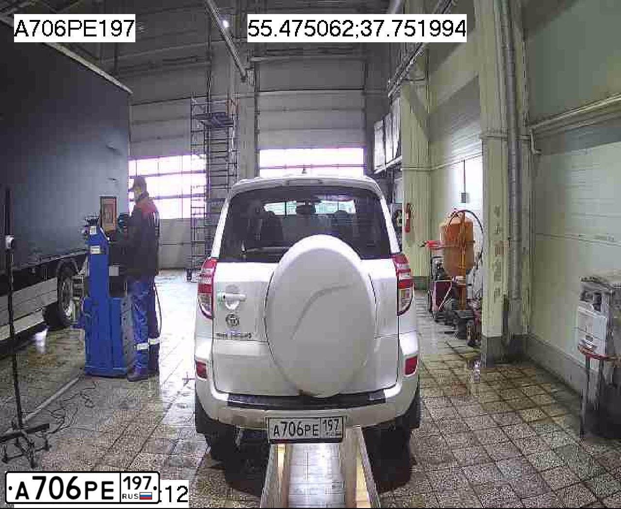 Фото автомобиля TOYOTA RAV4, 2011 — госномер А706РЕ197. Цвет: БЕЛЫЙ