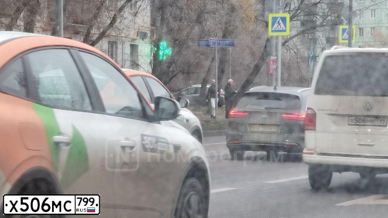 Фото автомобиля FORD FOCUS C-MAX, 2006 — госномер Х506МС799. Цвет: СВЕТЛО-СЕРО-ГОЛУБОЙ