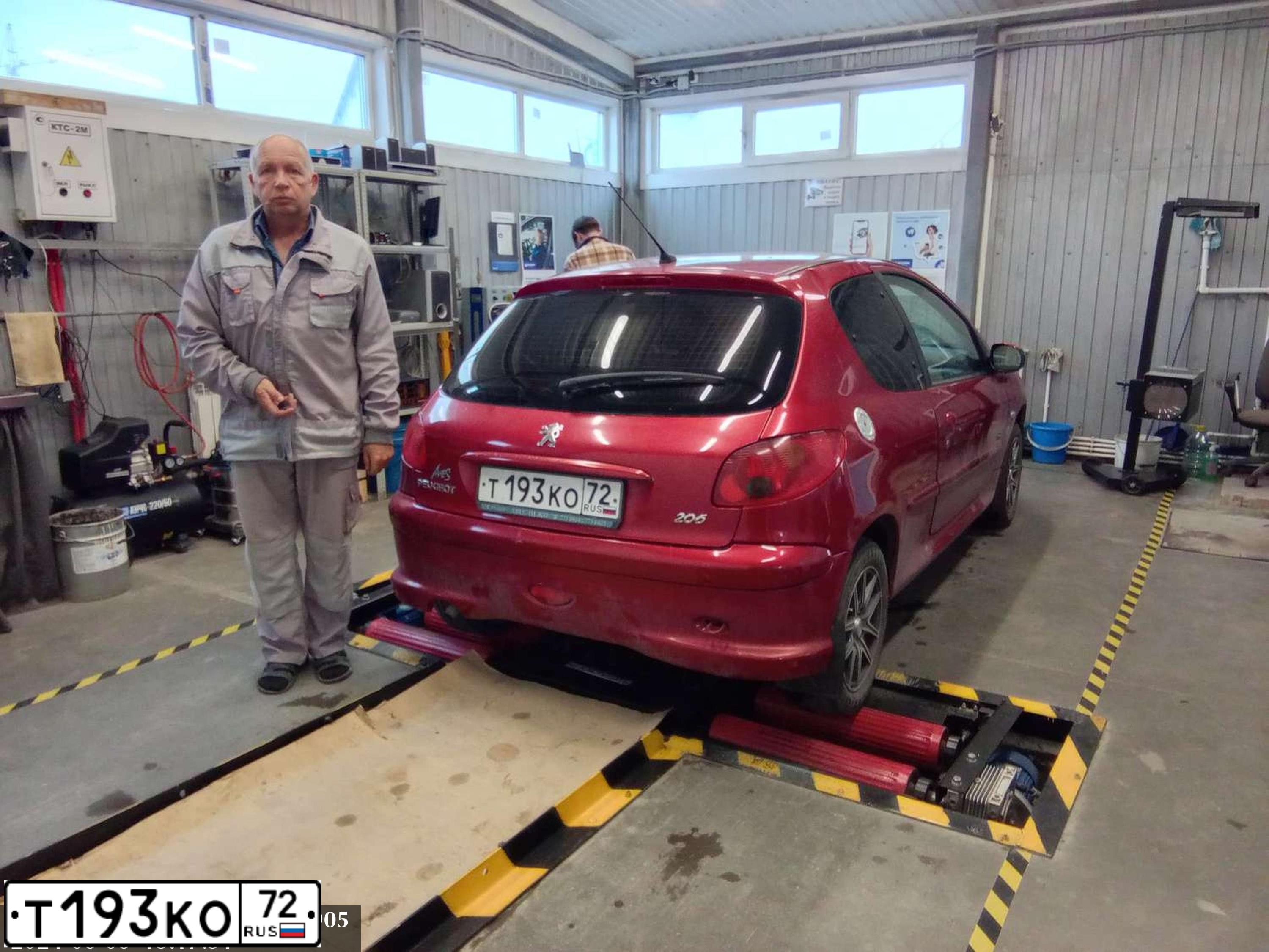 Фото автомобиля PEUGEOT 206, 2008 — госномер Т193КО72. Цвет: Красный