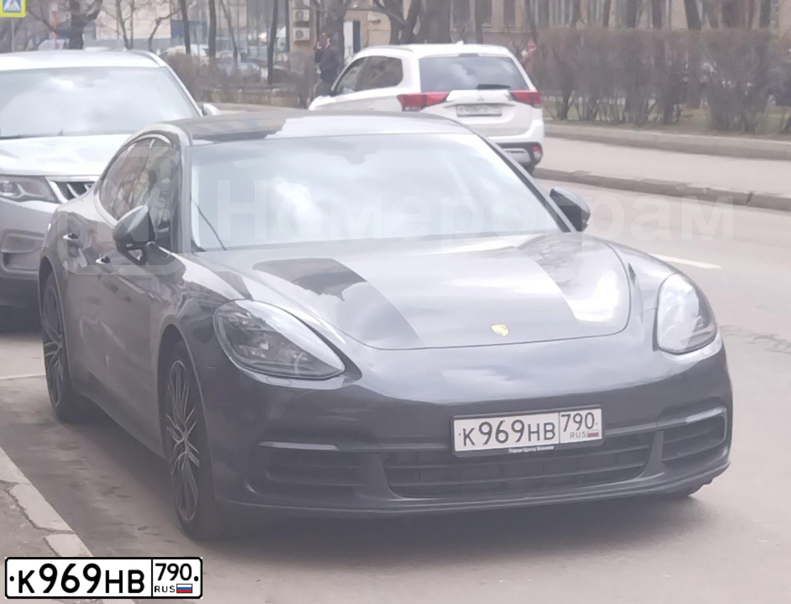 Фото автомобиля PORSCHE PANAMERA, 2019 — госномер С090НР58. Цвет: серый