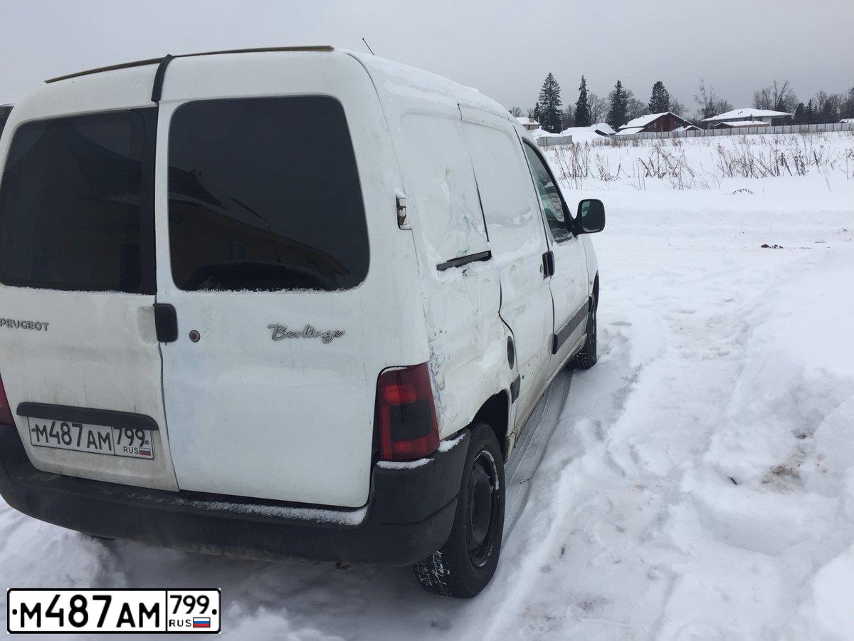 Фото автомобиля PEUGEOT PARTNER, 2006 — госномер М487АМ799. Цвет: Белый