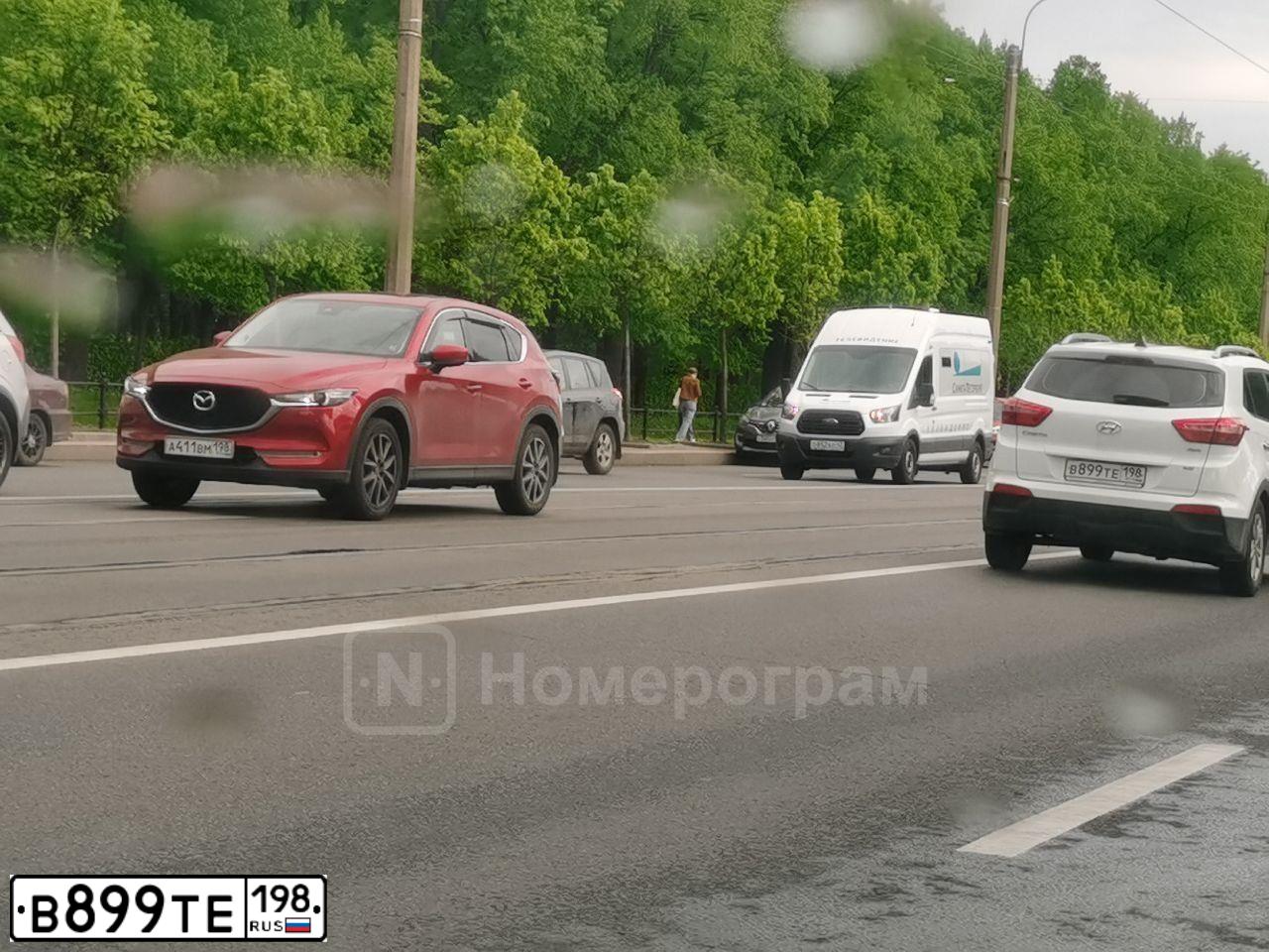 Фото автомобиля HYUNDAI CRETA, 2019 — госномер В899ТЕ198. Цвет: БЕЛЫЙ