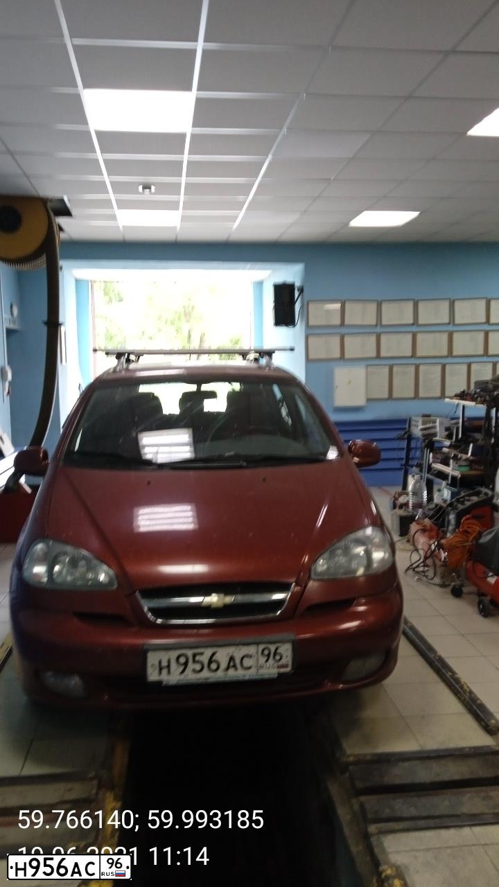 Фото автомобиля CHEVROLET REZZO, 2008 — госномер О656КТ196. Цвет: ТЕМНО-КРАСНЫЙ