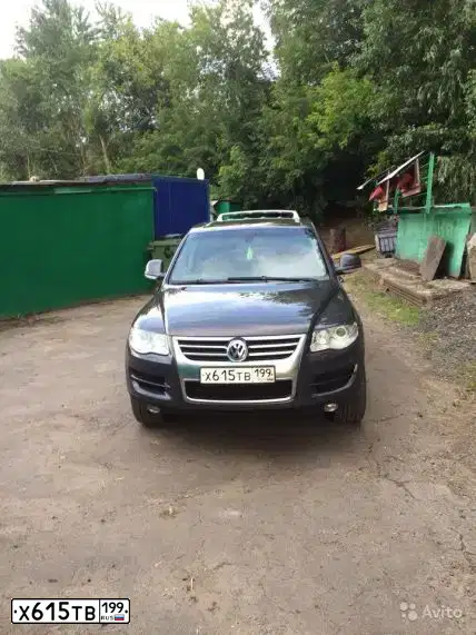 Фото автомобиля VOLKSWAGEN TOUAREG, 2009 — госномер Х615ТВ199. Цвет: ЧЕРНО-СЕРЫЙ