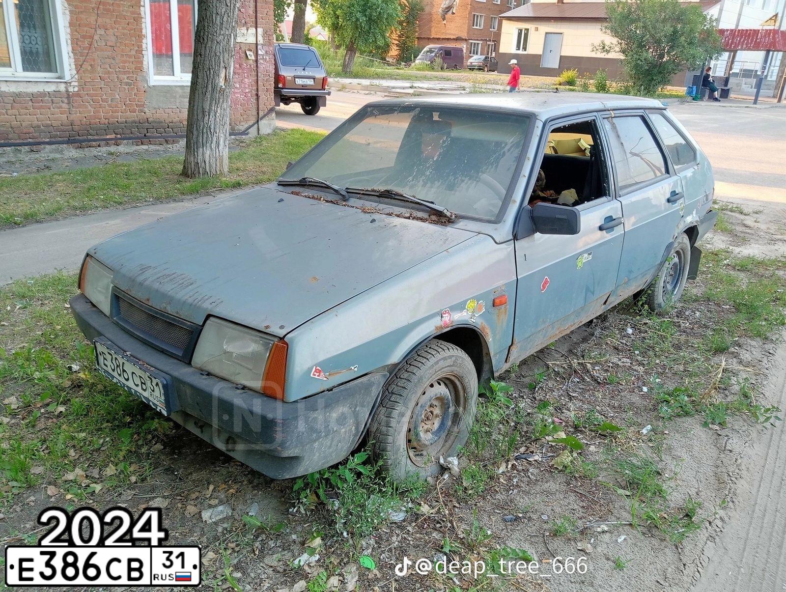 Фото автомобиля LADA 2109 SAMARA, 2001 — госномер Е386СВ31. Цвет: ЗОЛОТИСТО-СЕРЫЙ