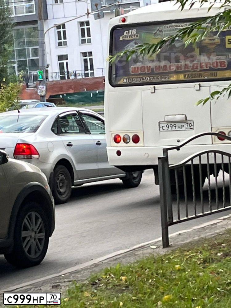 Фото автомобиля PAZ Z 3205, 2019 — госномер С999НР70. Цвет: Белый