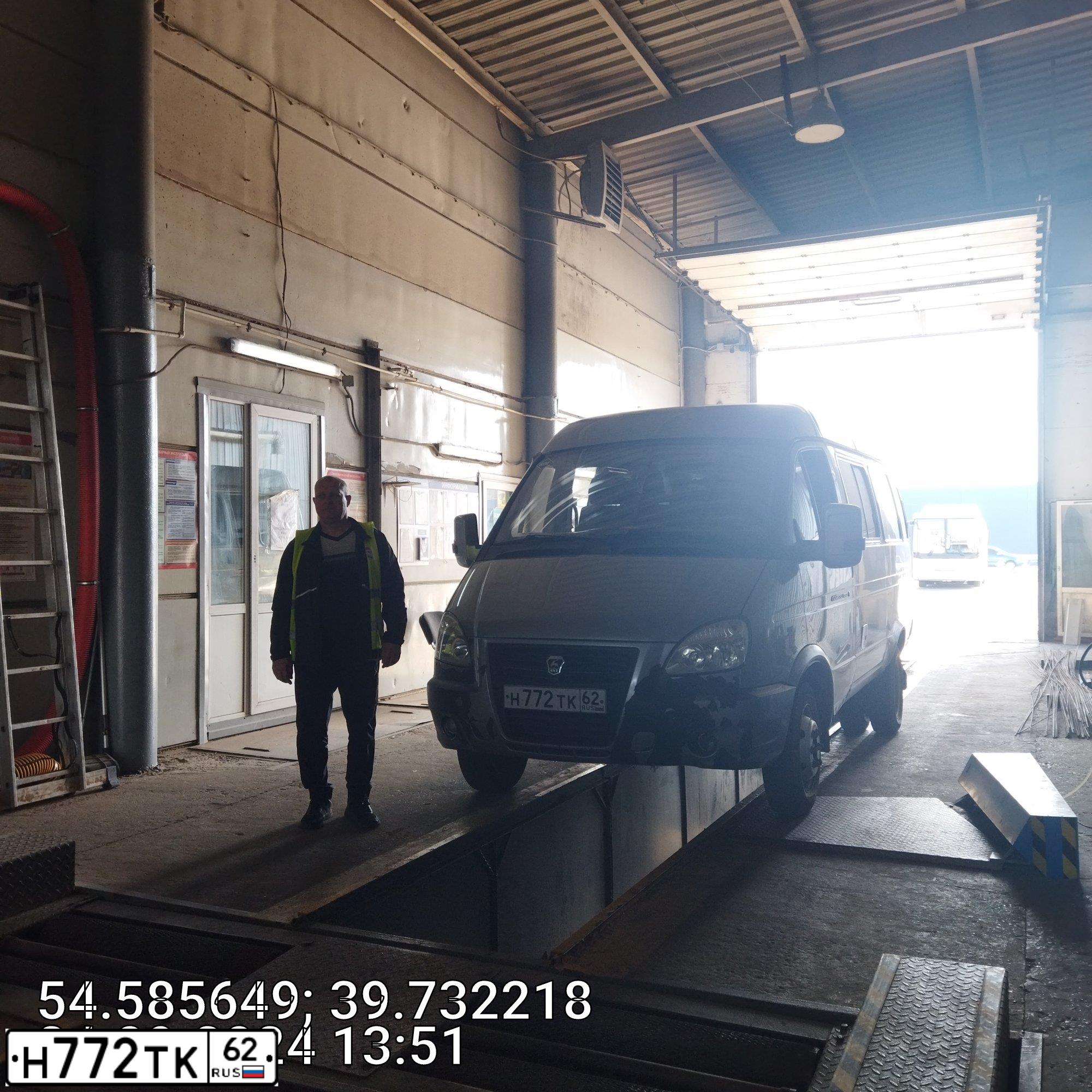 Фото автомобиля GAZ 3221 GAZEL, 2011 — госномер Н772ТК62. Цвет: СЕРЕБРИСТЫЙ