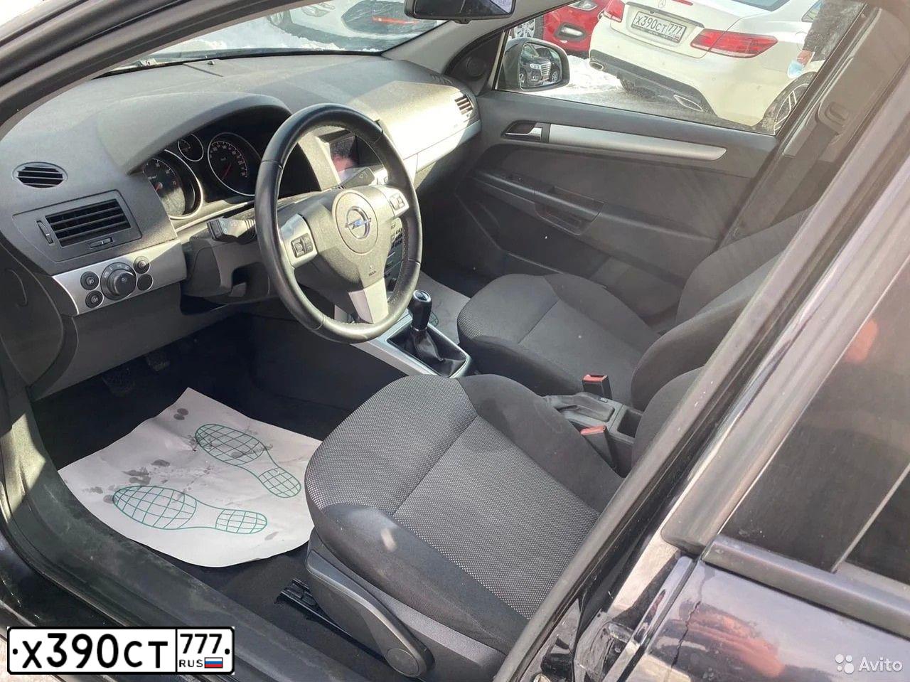 Фото автомобиля MERCEDES E-KLASSE, 2016 — госномер Т926НМ790. Цвет: Белый