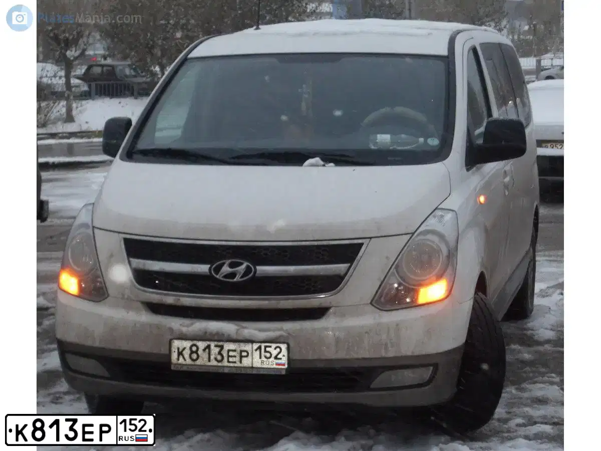 Фото автомобиля HYUNDAI H 1/H 100/STAREX, 2011 — госномер К813ЕР152. Цвет: Белый