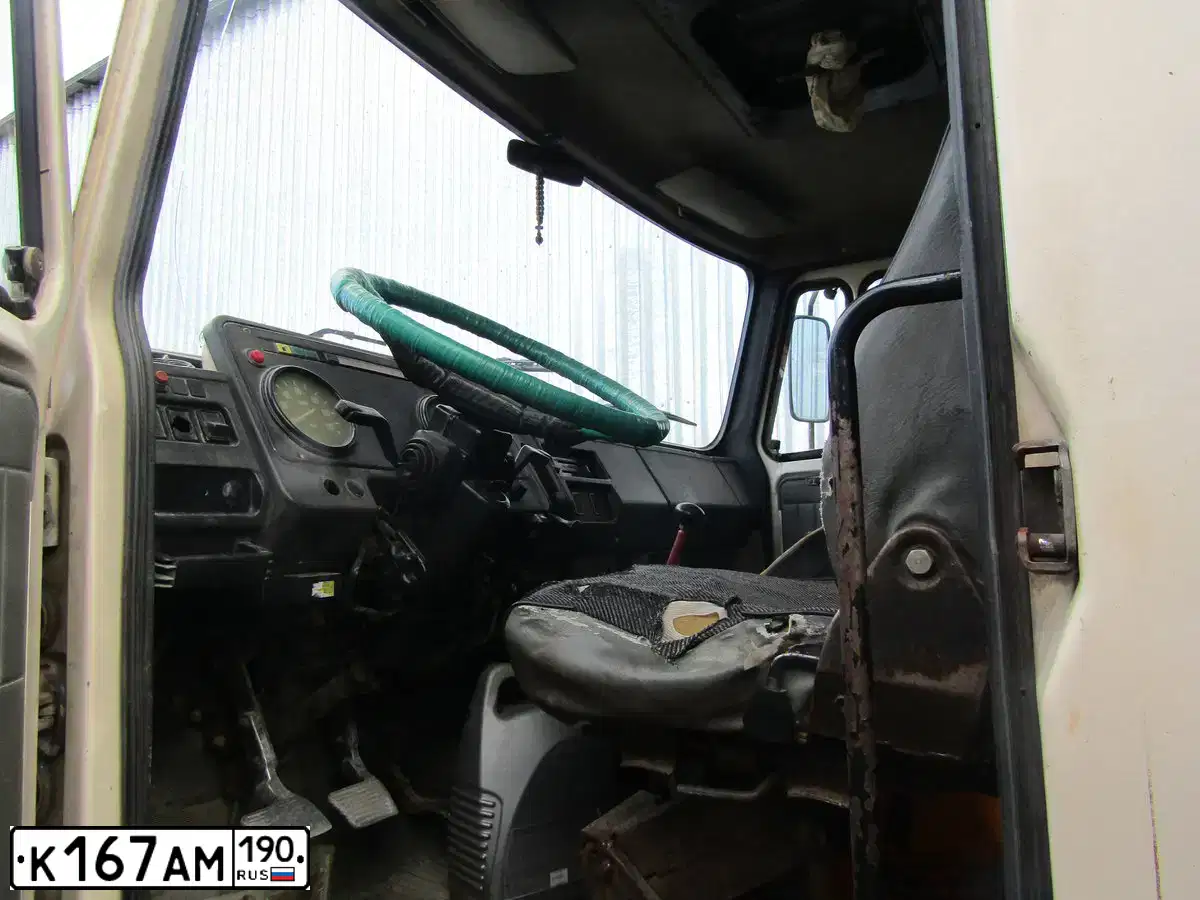 Фото автомобиля ZIL 433112 /4X2/ CHASSIS, 2005 — госномер К167АМ190. Цвет: БЕЛЫЙ