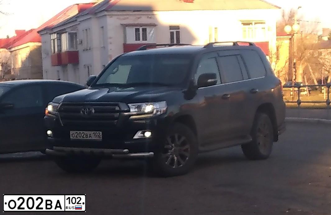 Фото автомобиля TOYOTA CAMRY, 2013 — госномер Т183ОР196. Цвет: ЧЕРНЫЙ МЕТАЛЛИК