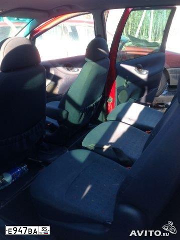 Фото автомобиля VOLKSWAGEN SHARAN, 1998 — госномер В332ВУ35. Цвет: КРАСНЫЙ