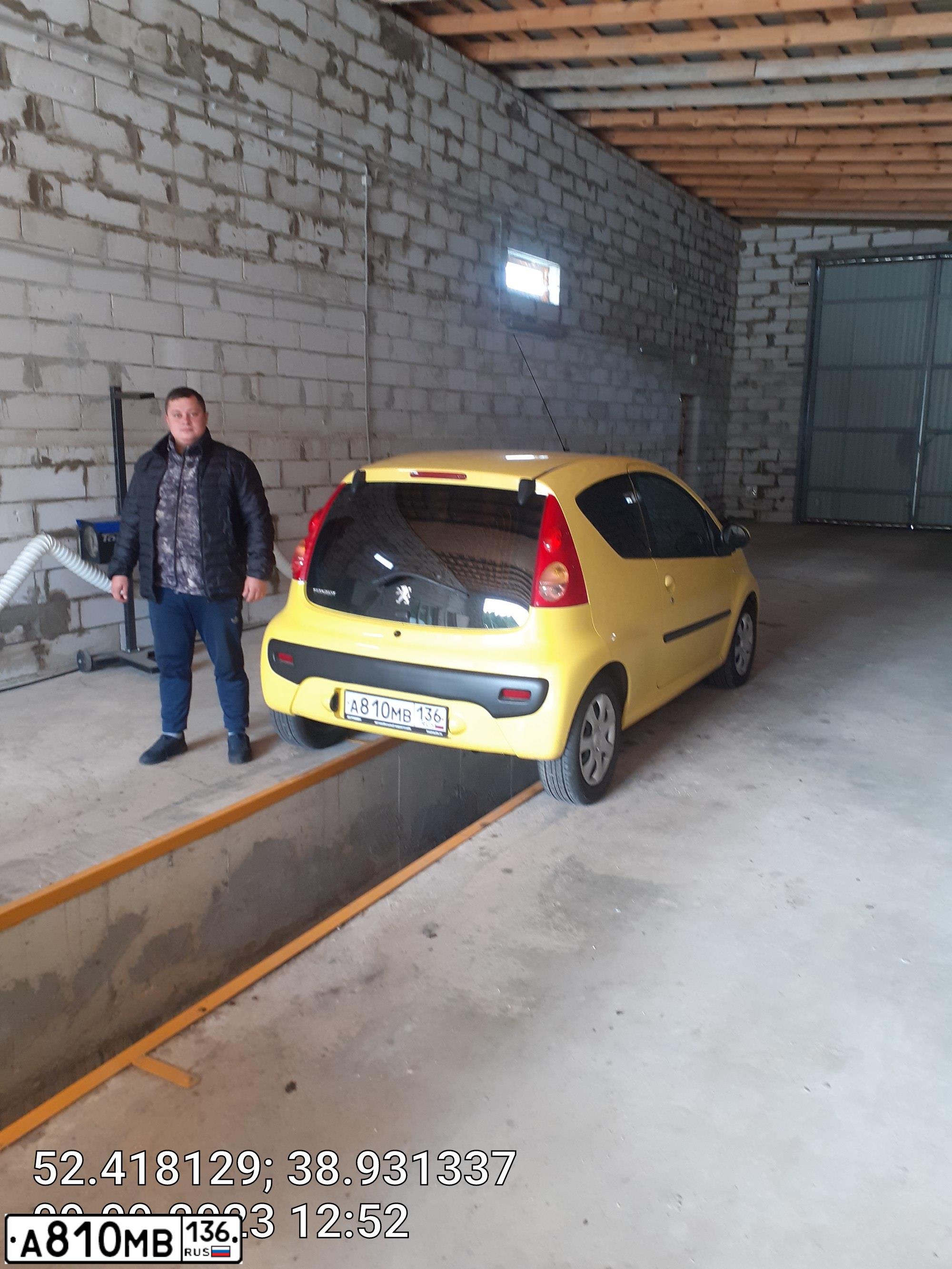Фото автомобиля PEUGEOT 107, 2011 — госномер Р854ОР48. Цвет: ЖЕЛТЫЙ