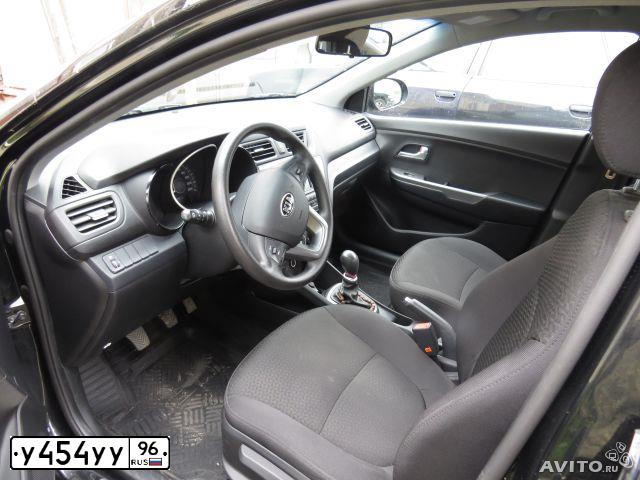 Фото автомобиля KIA RIO, 2013 — госномер У454УУ96. Цвет: ЧЕРНЫЙ