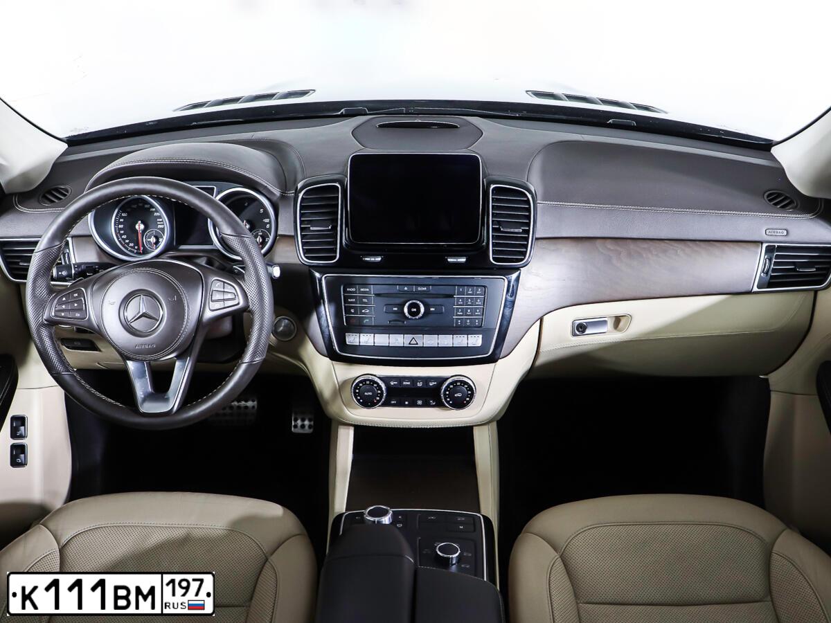 Фото автомобиля LANDROVER RANGE ROVER, 2008 — госномер К111ВМ197. Цвет: ЧЕРНЫЙ