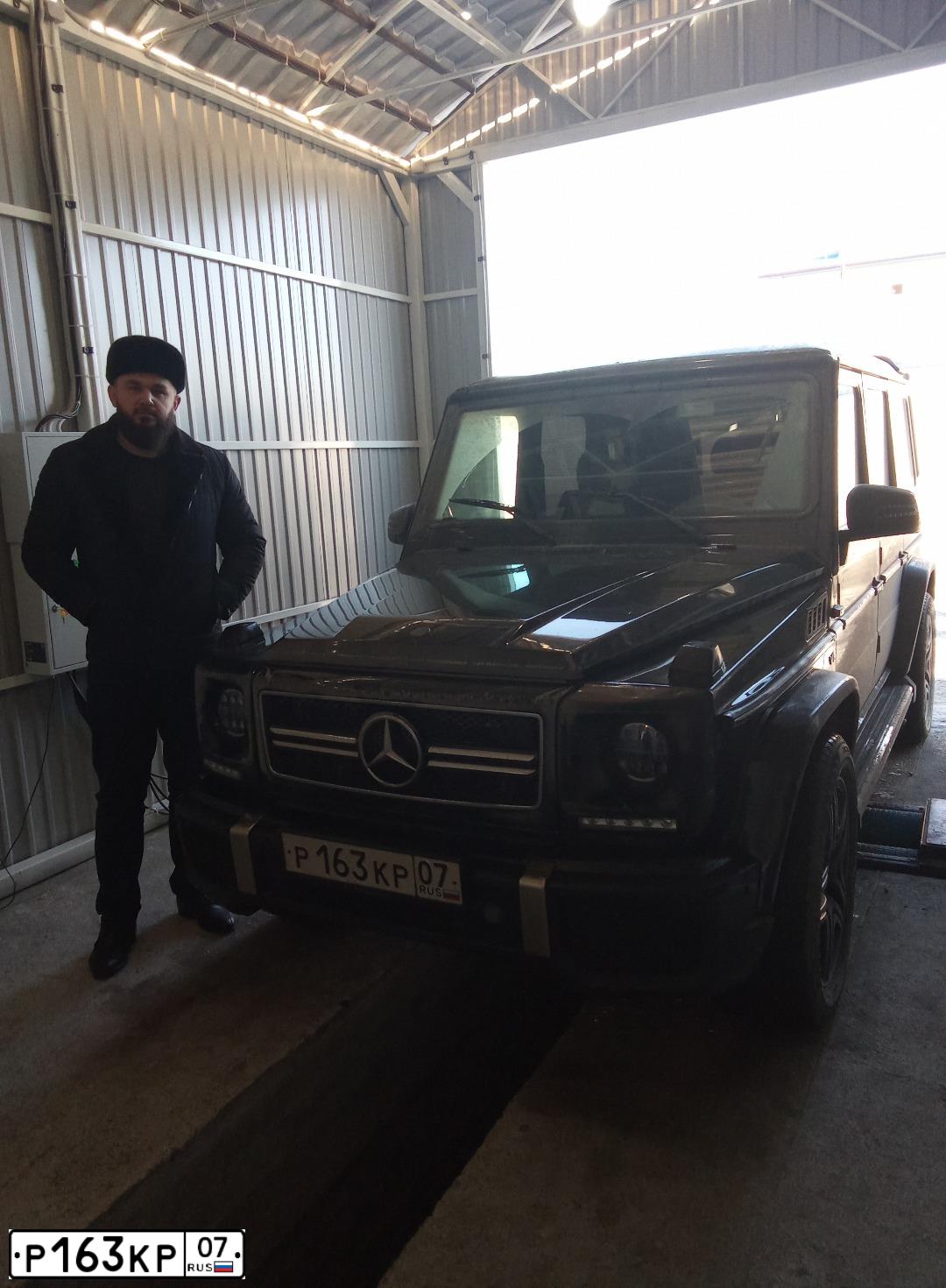 Фото автомобиля MERCEDES G-KLASSE, 1998 — госномер В373КК97. Цвет: ЧЕРНЫЙ