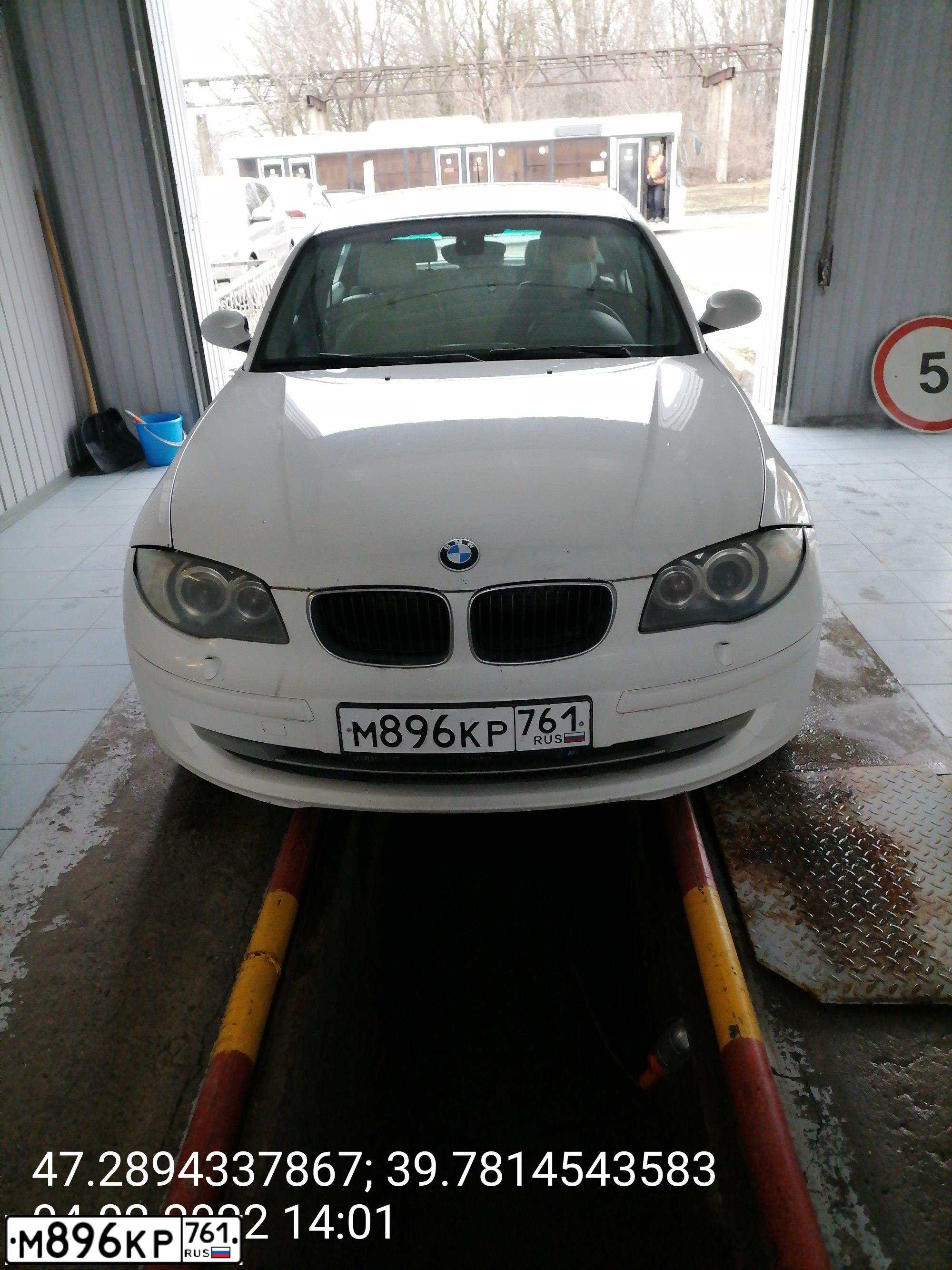 Фото автомобиля BMW SERIE 1, 2008 — госномер Н111ВЕ161. Цвет: Белый
