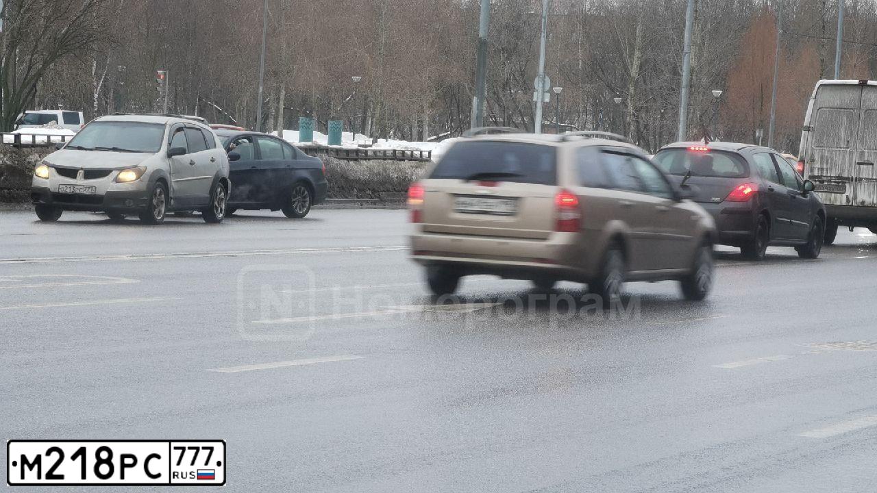 Фото автомобиля LADA LARGUS, 2015 — госномер М218РС777. Цвет: СЕРЫЙ