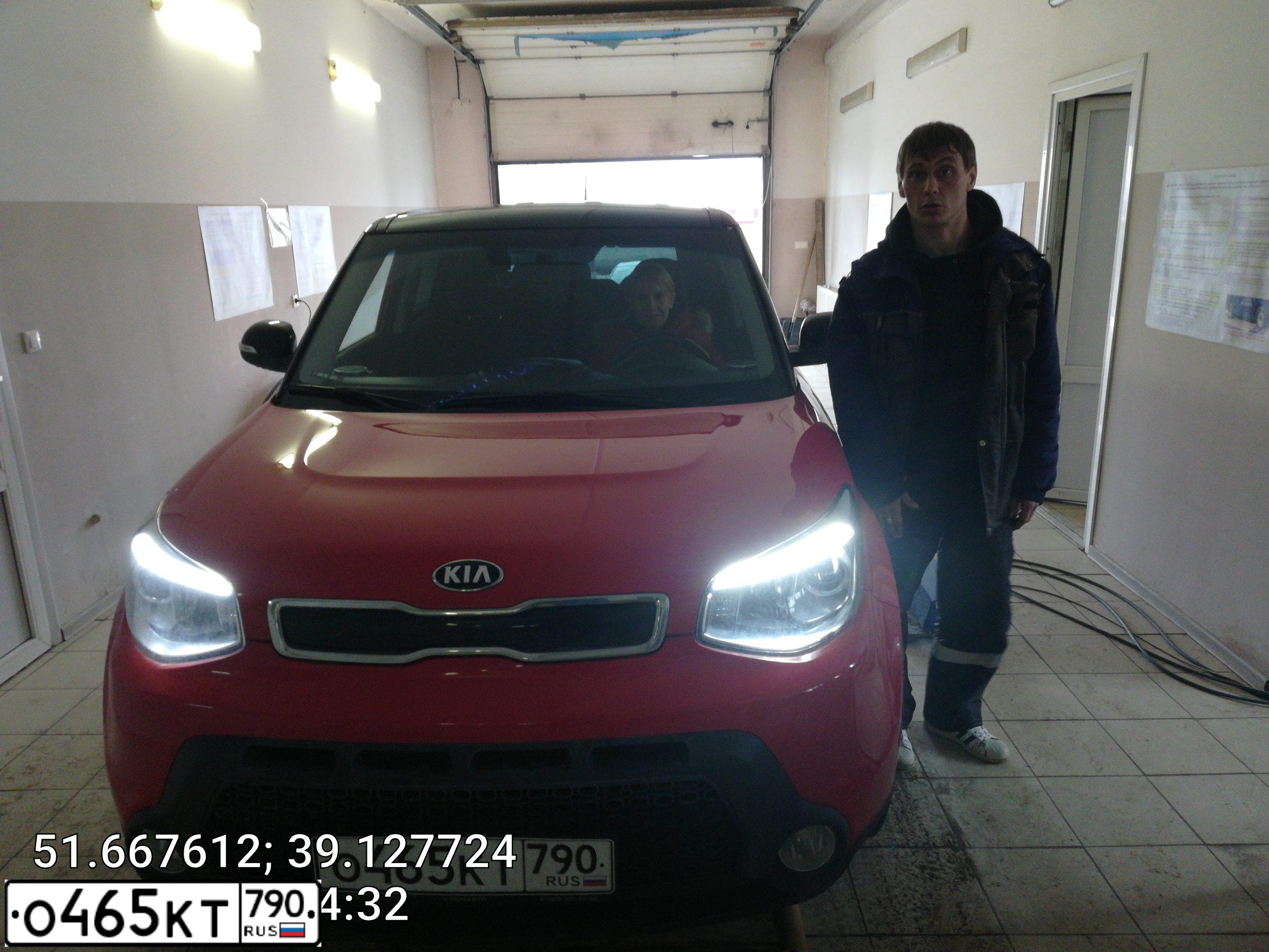 Фото автомобиля KIA SOUL, 2016 — госномер О465КТ790. Цвет: Красный