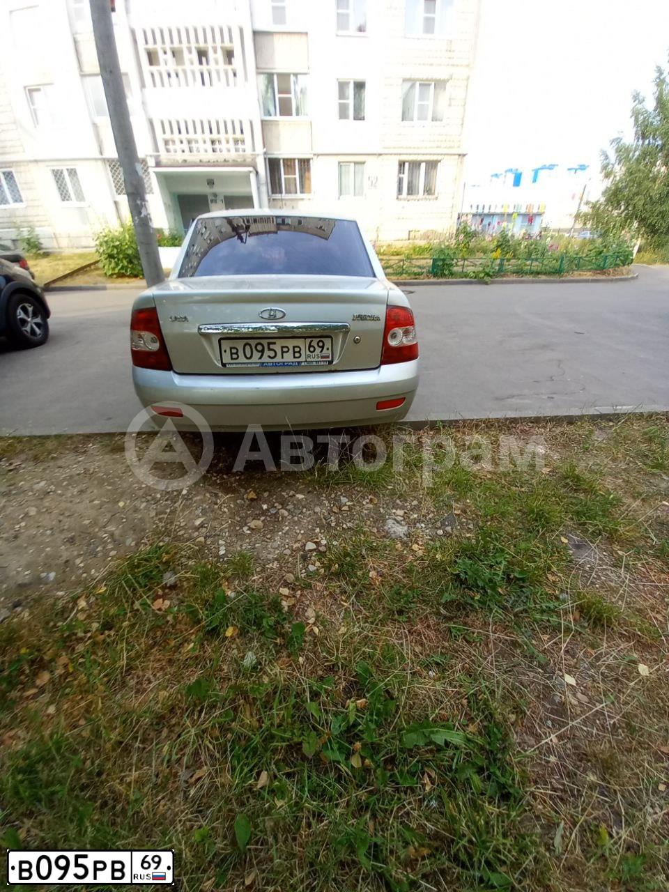 Фото автомобиля LADA 2170 PRIORA, 2012 — госномер В095РВ69. Цвет: СВЕТЛО-СЕРЕБРИСТЫЙ МЕТАЛЛИК