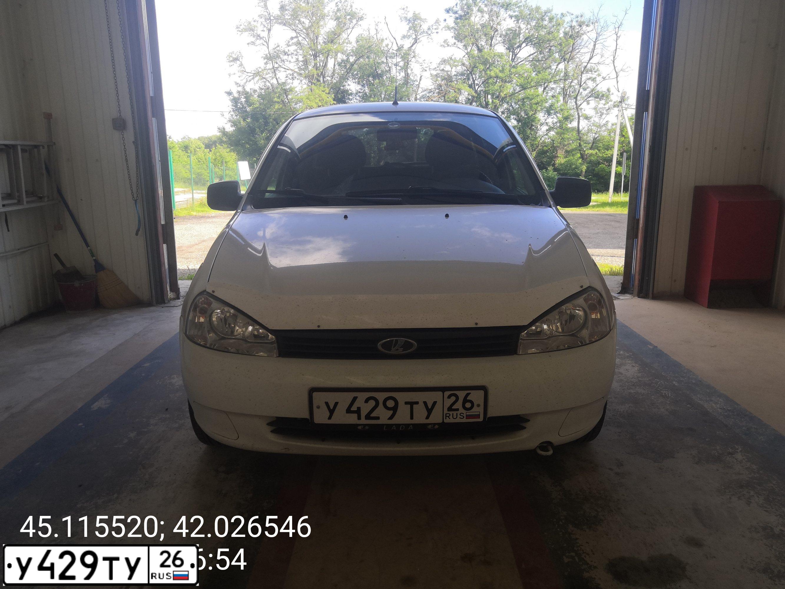 Фото автомобиля PEUGEOT 5008, 2010 — госномер У429ТУ26. Цвет: СЕРЫЙ