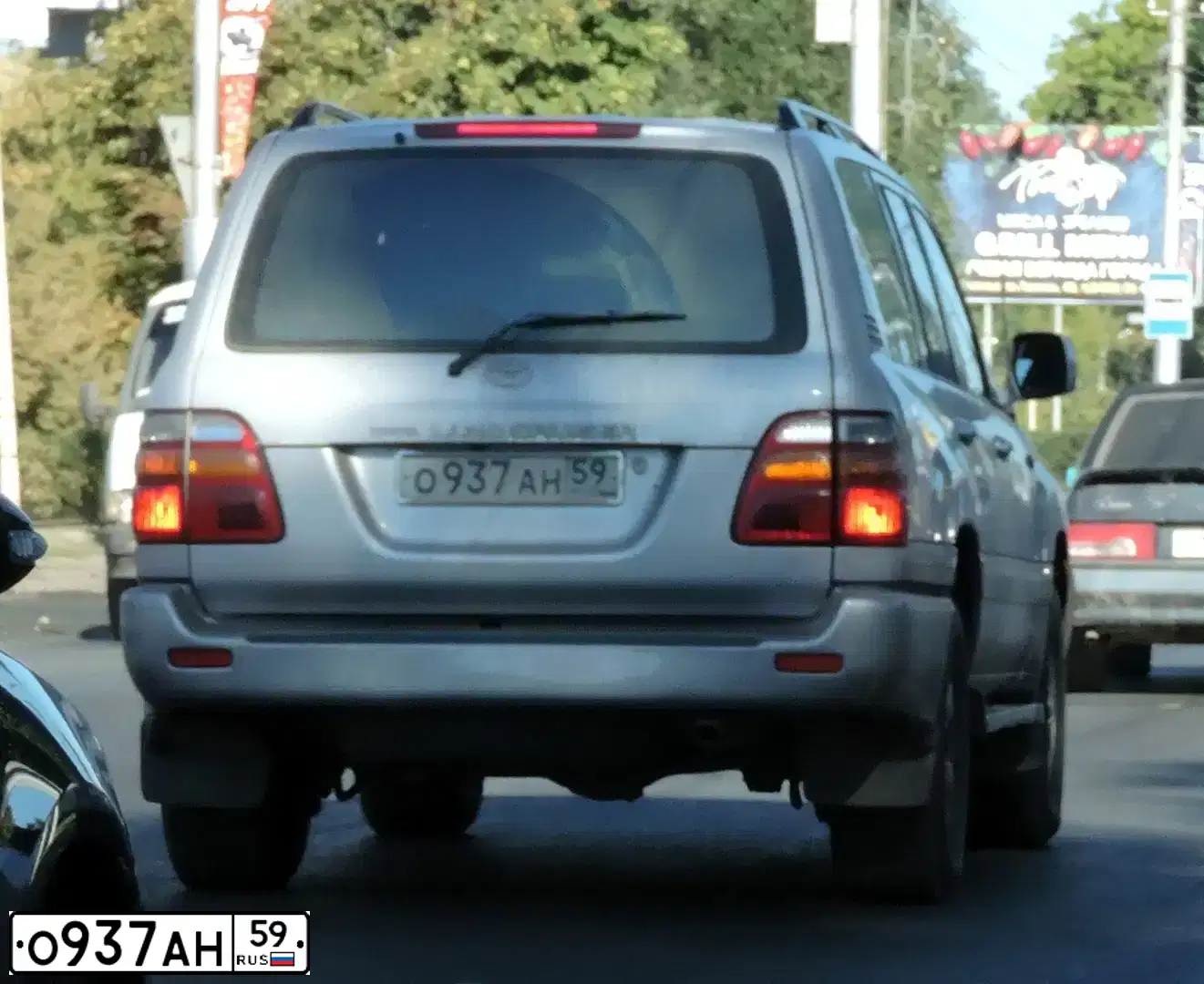 Фото автомобиля TOYOTA LANDCRUISER, 2000 — госномер М975ОН196. Цвет: СЕРЫЙ