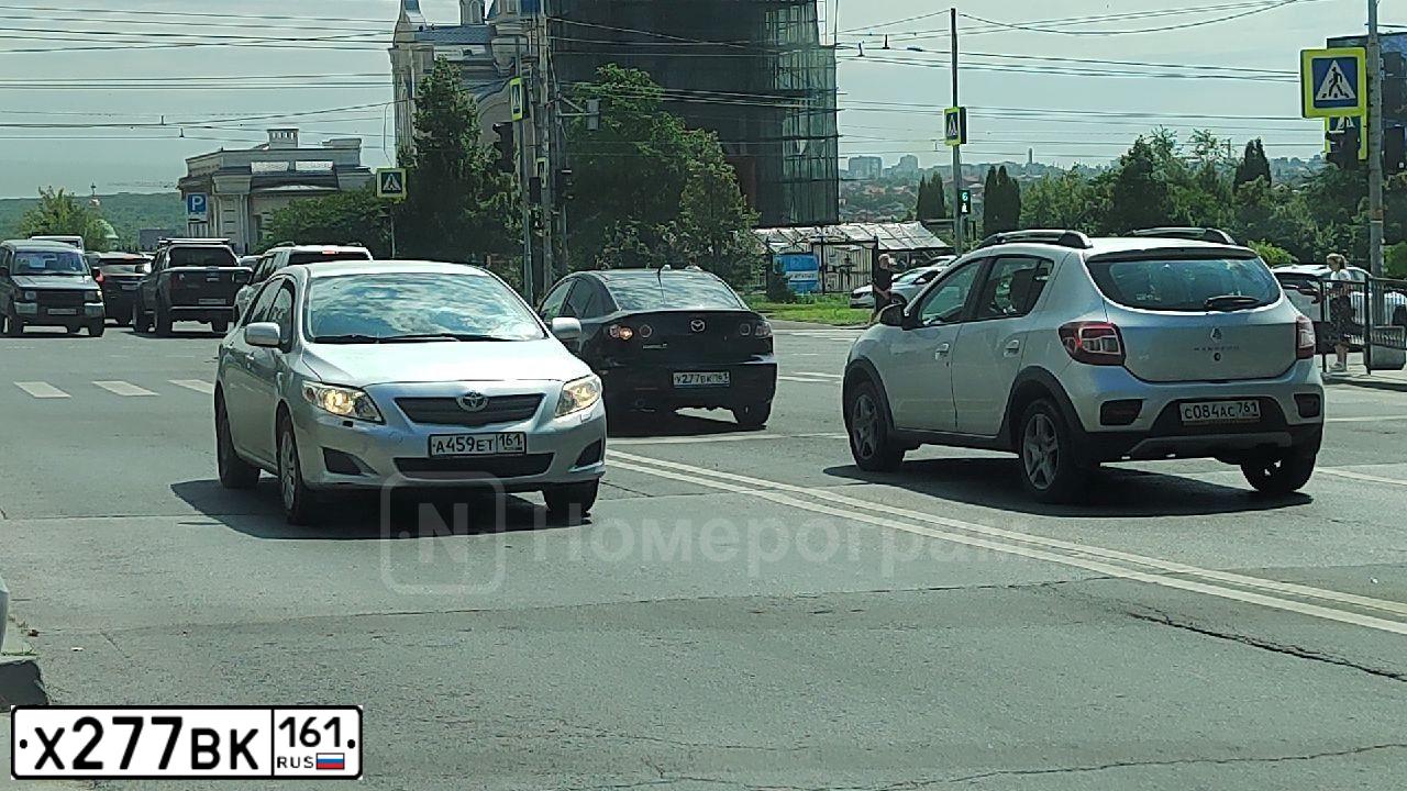 Фото автомобиля BMW SERIE 3, 2012 — госномер Е173НО977. Цвет: Белый