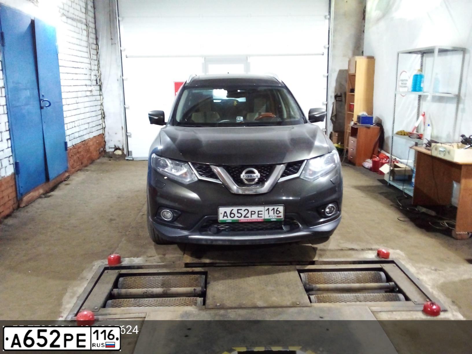 Фото автомобиля NISSAN X-TRAIL, 2017 — госномер У548ЕА716. Цвет: ОЛИВКОВЫЙ
