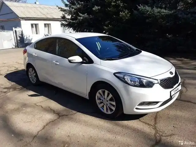 Фото автомобиля TOYOTA CAMRY, 2011 — госномер А999ТС15. Цвет: БЕЛЫЙ