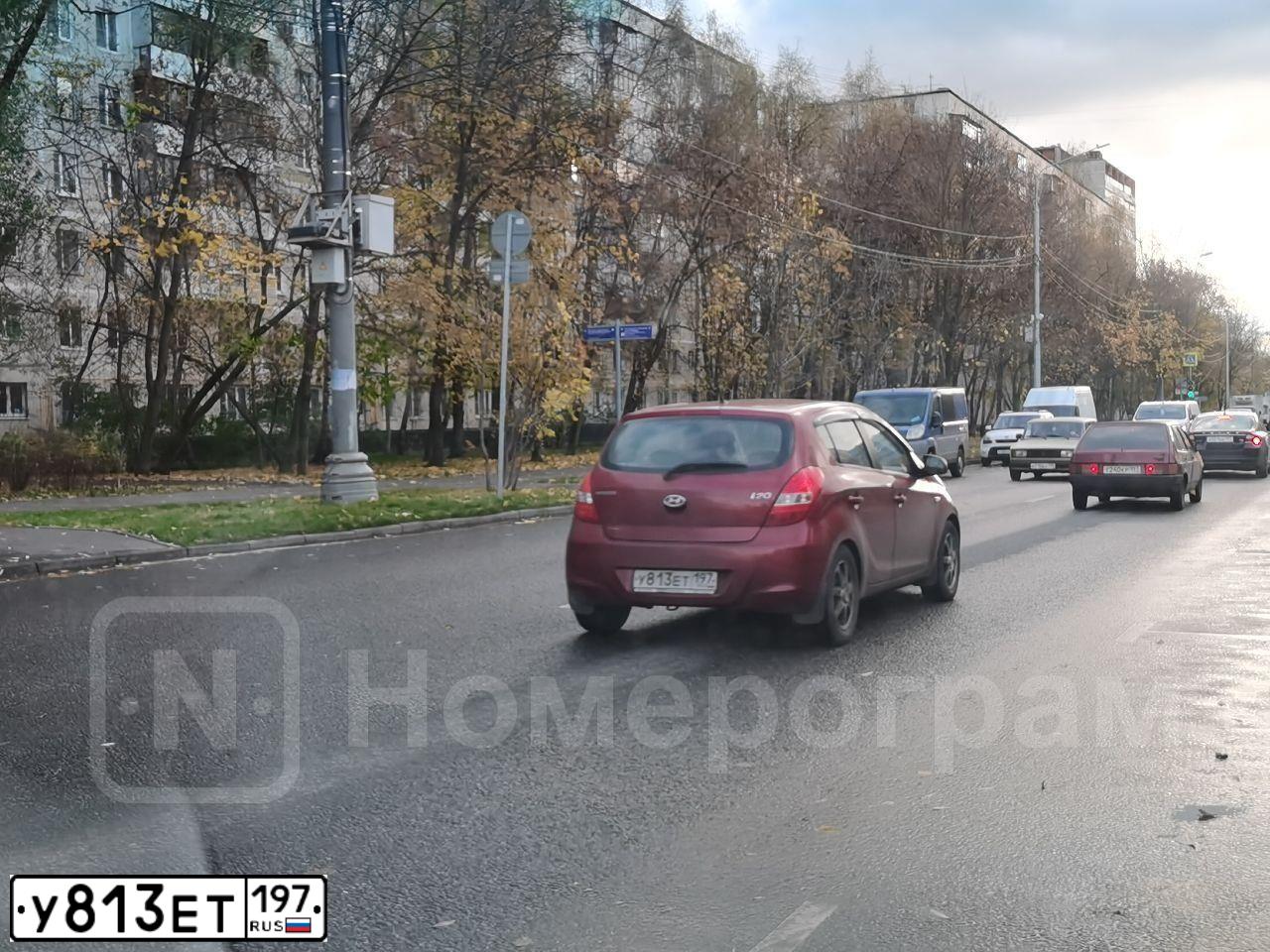 Фото автомобиля HYUNDAI I20, 2010 — госномер Н533УВ32. Цвет: ВИШНЕВЫЙ