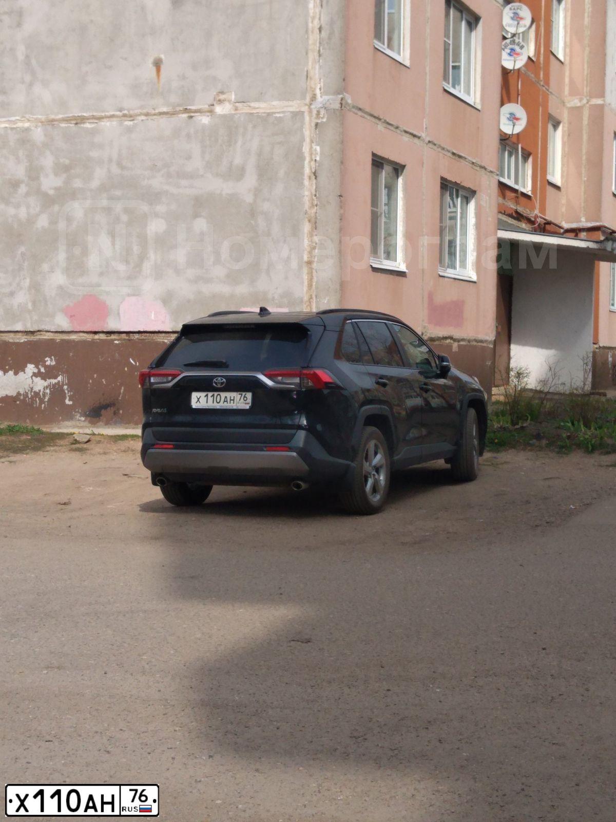 Фото автомобиля KIA SPORTAGE, 2011 — госномер Т682ХО76. Цвет: ЧЕРНЫЙ ПЕРЛАМУТР