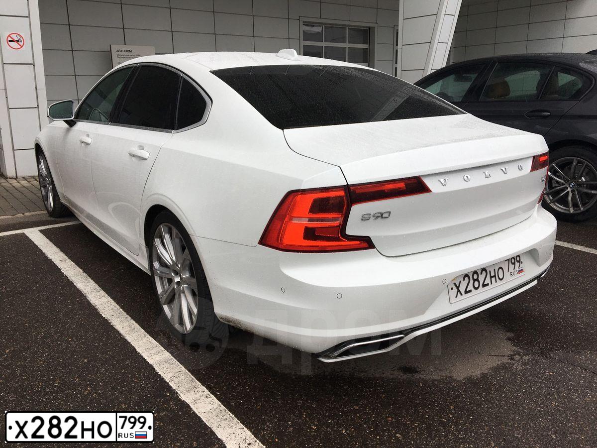 Фото автомобиля VOLVO S90, 2018 — госномер Х282НО799. Цвет: ЖЕМЧУЖНО-БЕЛЫЙ