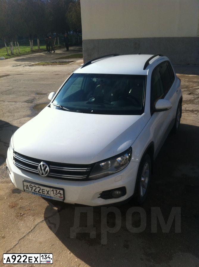 Фото автомобиля VOLKSWAGEN TIGUAN, 2011 — госномер Е794ВА185. Цвет: БЕЛЫЙ