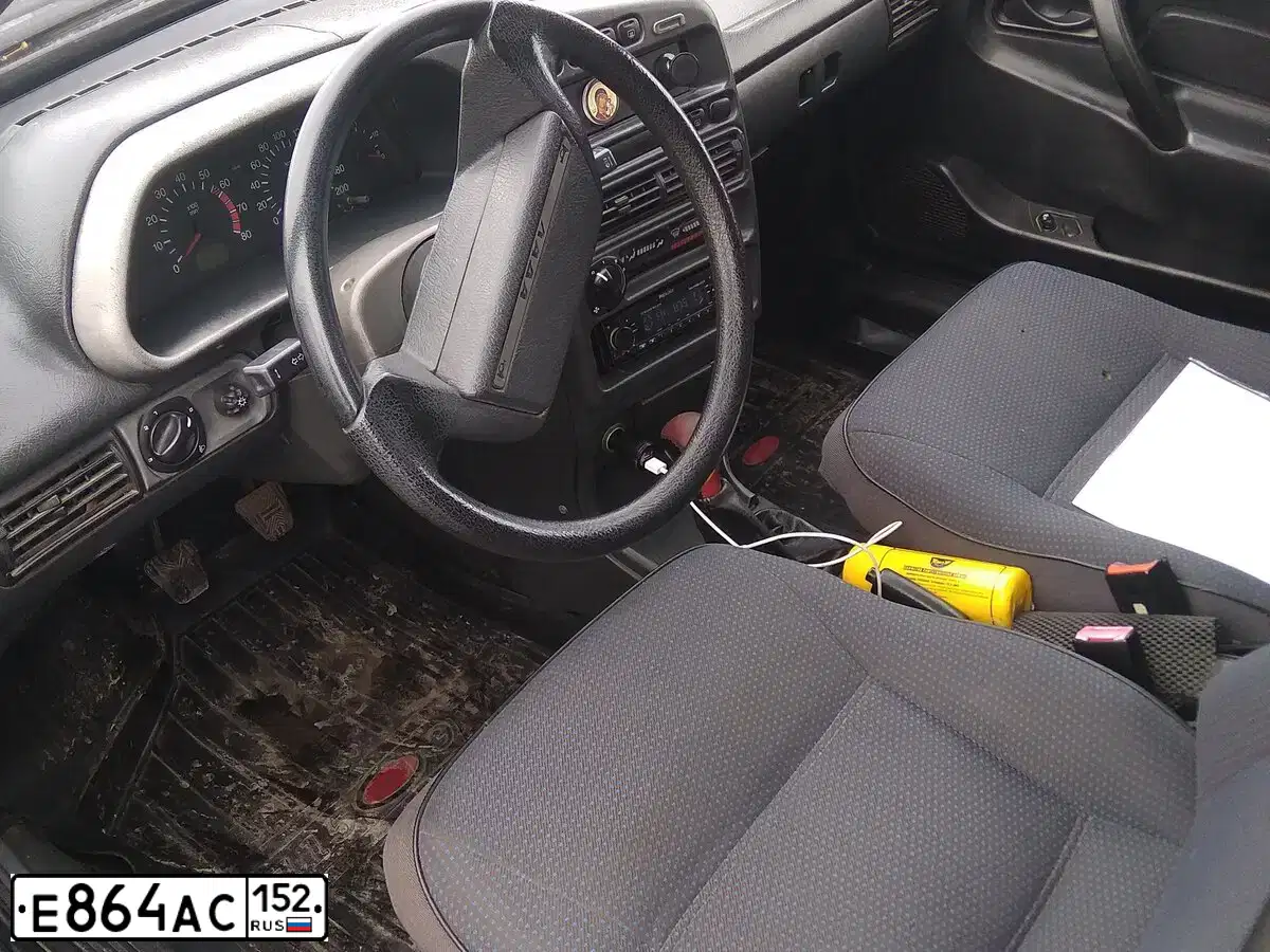 Фото автомобиля LADA 2115 SAMARA, 2007 — госномер Е864АС152. Цвет: ЧЕРНЫЙ