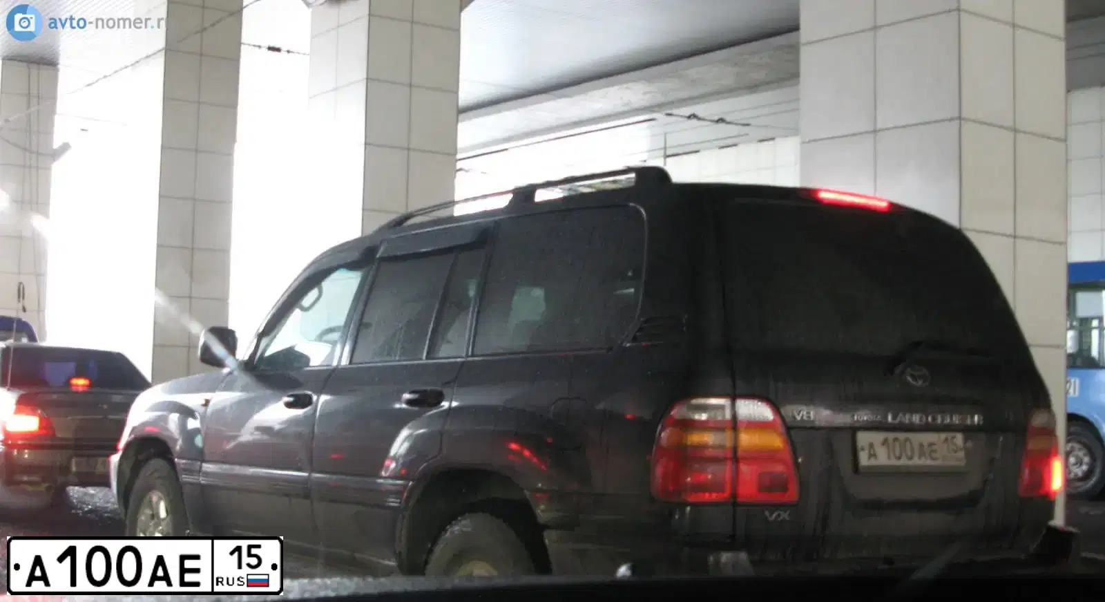 Фото автомобиля TOYOTA LANDCRUISER 200, 2012 — госномер А010ВА15. Цвет: ЧЕРНЫЙ
