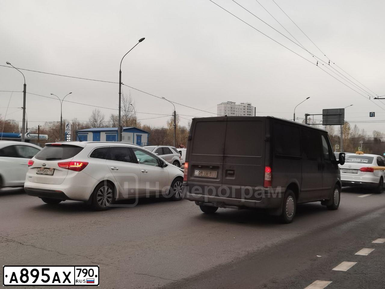 Фото автомобиля KIA CEED JD, 2015 — госномер К373РЕ147. Цвет: Коричневый