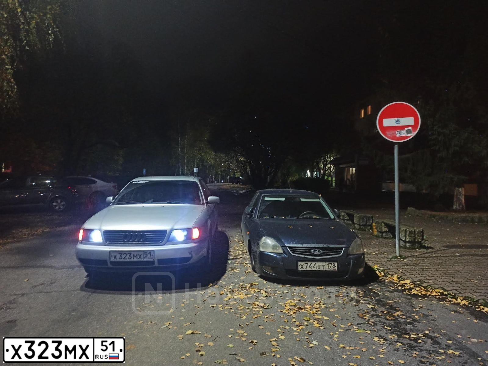 Фото автомобиля AUDI A6, 1995 — госномер А096УО35. Цвет: серебристый