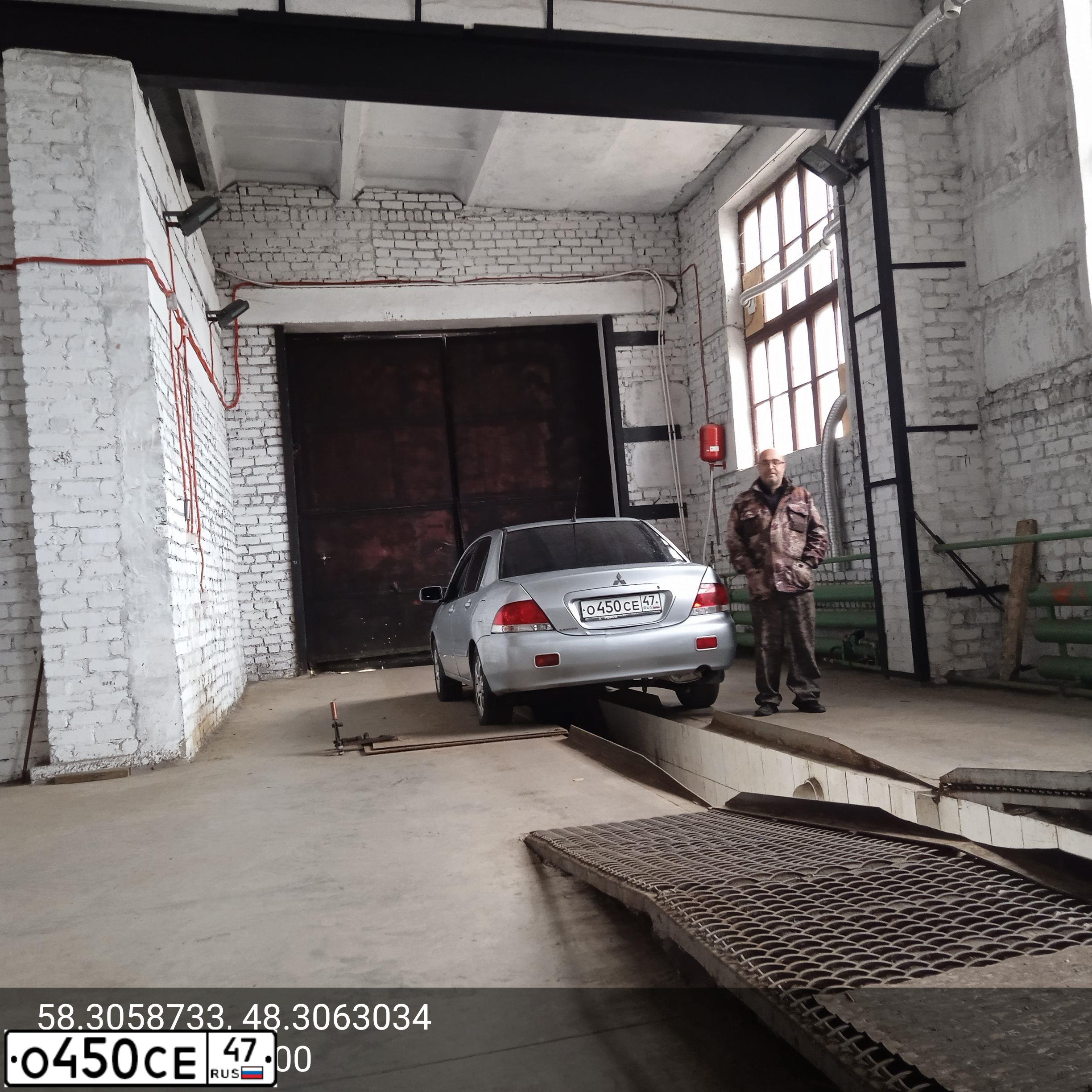 Фото автомобиля MITSUBISHI LANCER, 2006 — госномер В504УС43. Цвет: серебристый