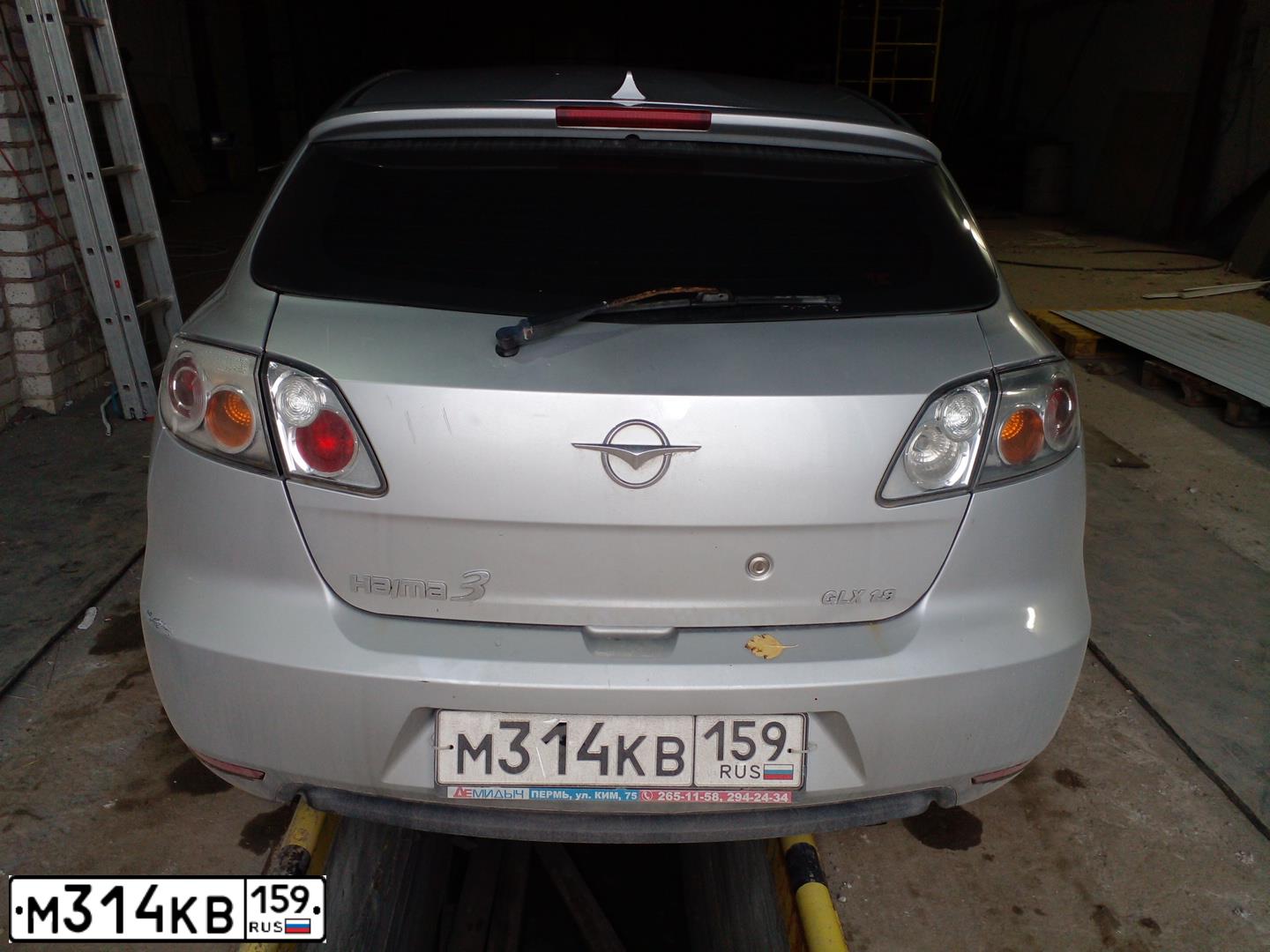 Фото автомобиля DERWAYS HAIMA 3, 2011 — госномер О741НР159. Цвет: СЕРЕБРО