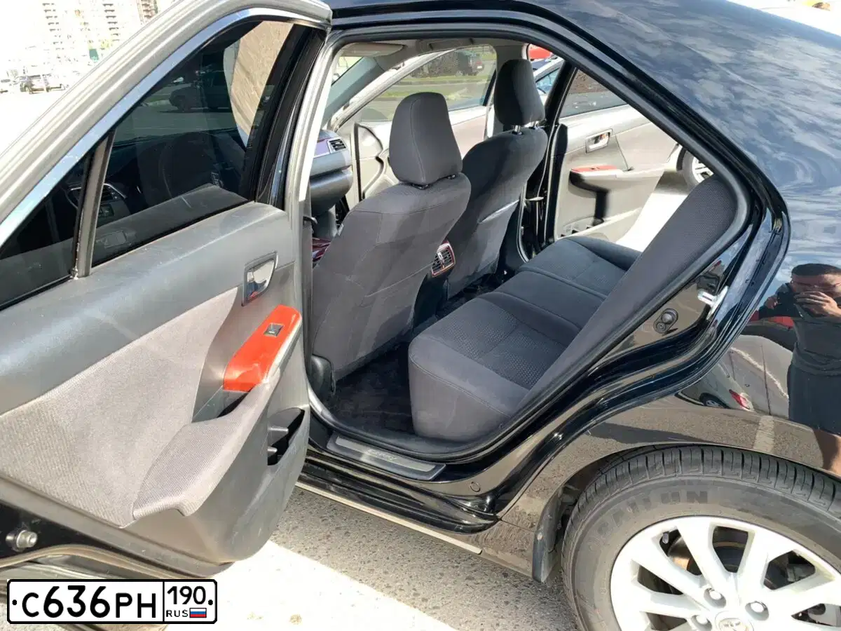 Фото автомобиля TOYOTA CAMRY, 2012 — госномер С636РН190. Цвет: ЧЕРНЫЙ