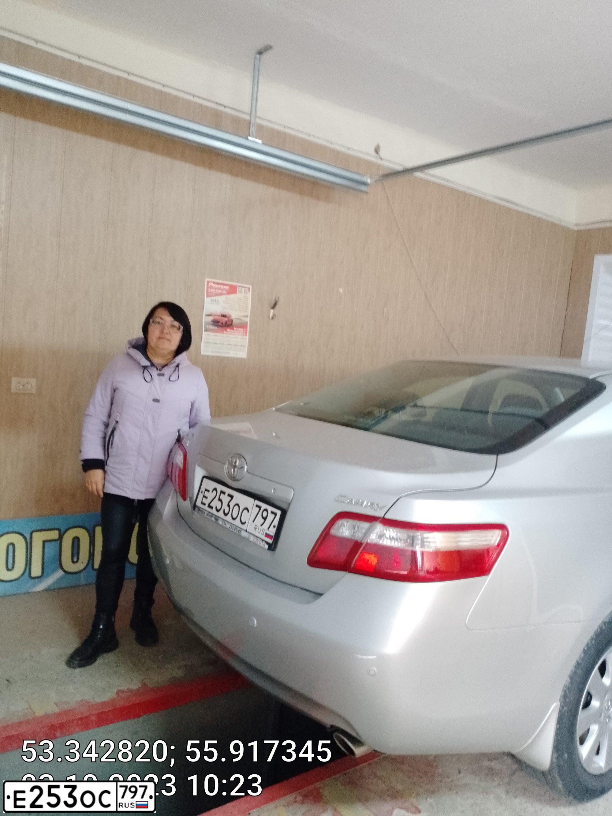 Фото автомобиля TOYOTA CAMRY, 2008 — госномер С939ВВ159. Цвет: Серебристый
