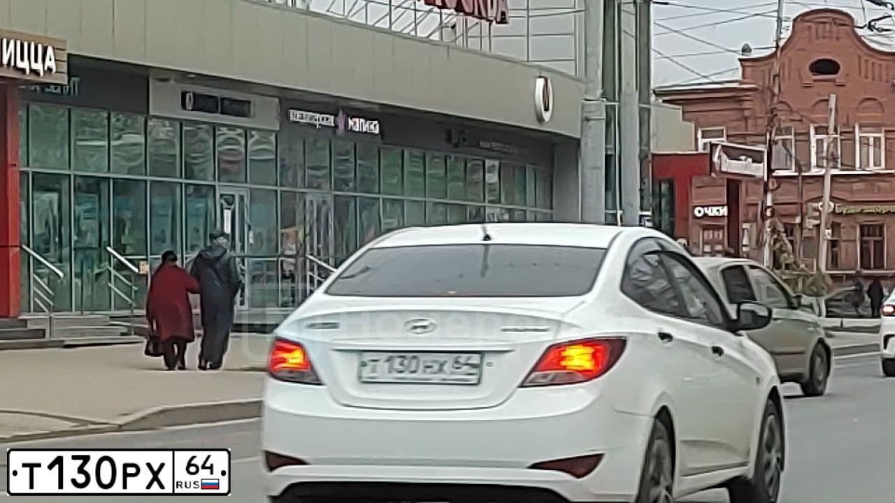 Фото автомобиля VOLKSWAGEN POLO, 2011 — госномер М516МА750. Цвет: ЖЕЛТЫЙ