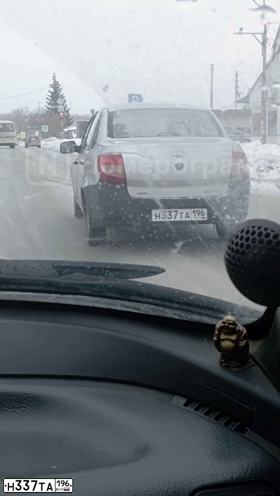 Фото автомобиля LADA 2190 GRANTA, 2013 — госномер Н337ТА196. Цвет: СВЕТЛО-СЕРЫЙ