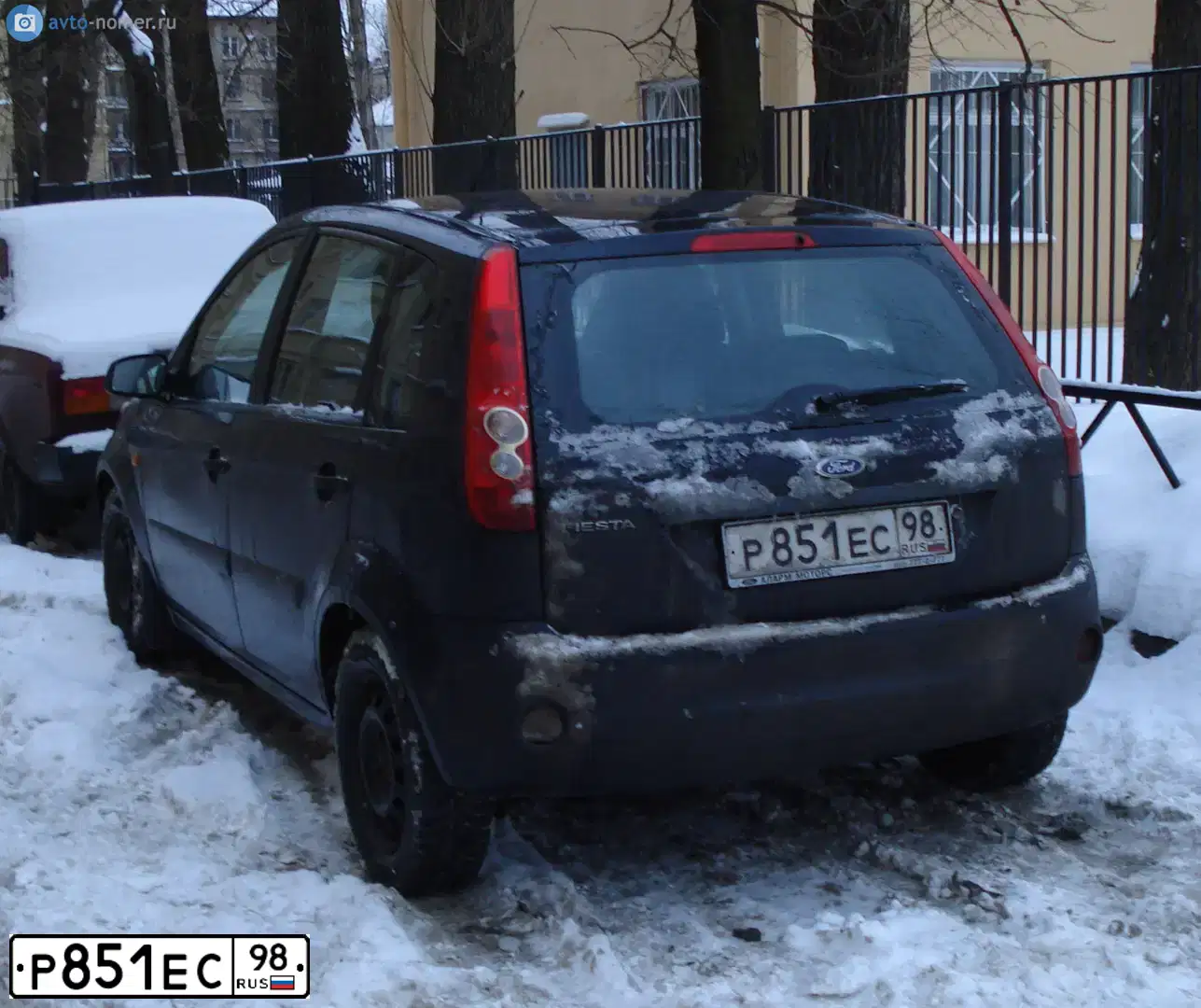 Фото автомобиля FORD FIESTA / ASPIRE, 2007 — госномер М450НР178. Цвет: ТЕМНО-СИНИЙ
