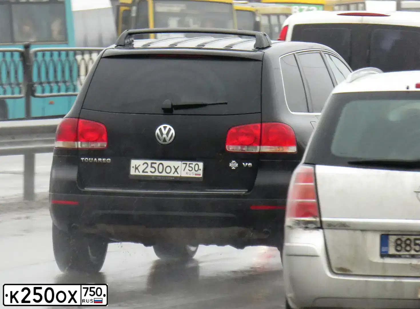 Фото автомобиля VOLKSWAGEN TOUAREG, 2004 — госномер К250ОХ750. Цвет: ЧЕРНЫЙ
