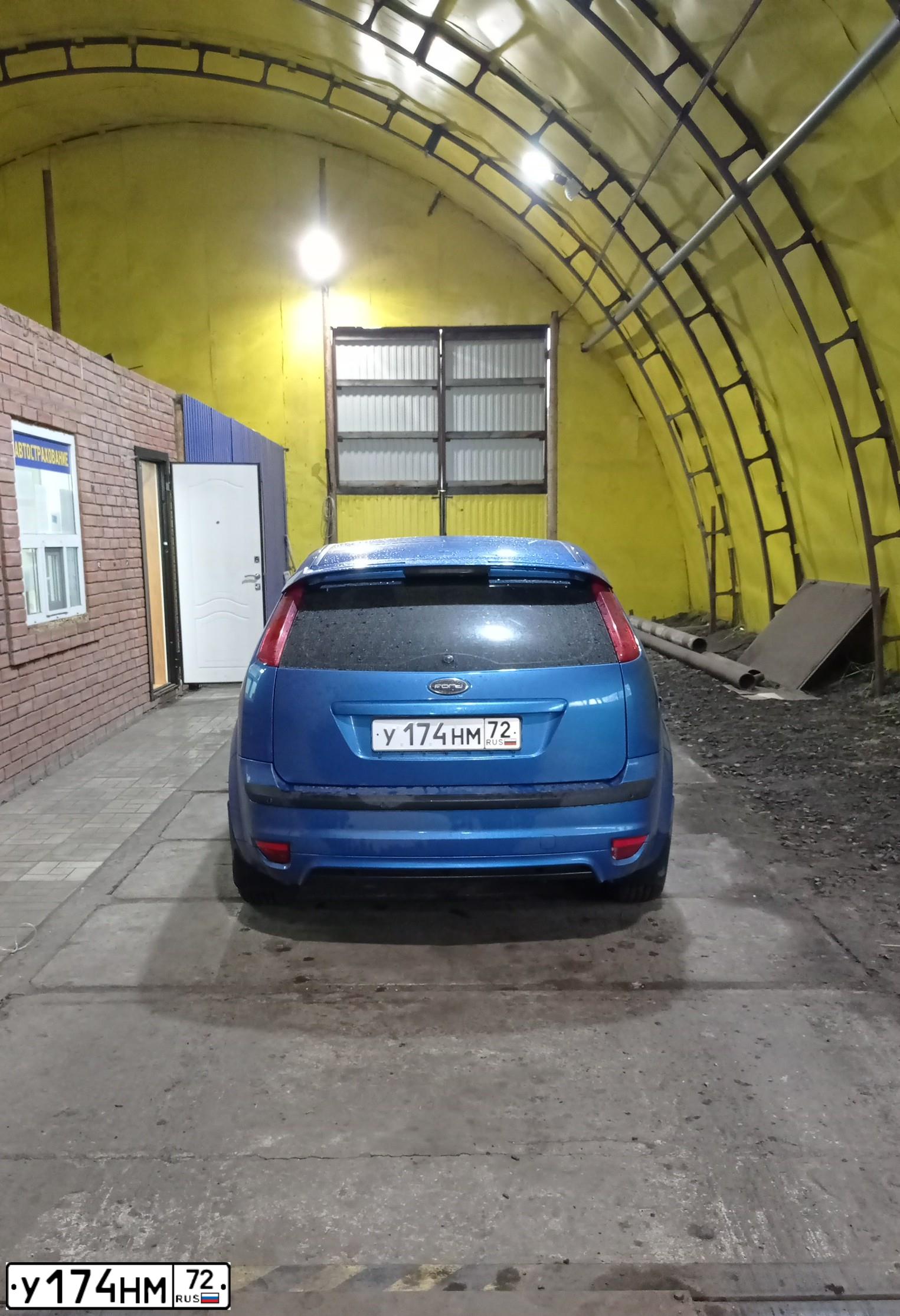 Фото автомобиля FORD D FOCUS, 2007 — госномер О827ТР72. Цвет: голубой