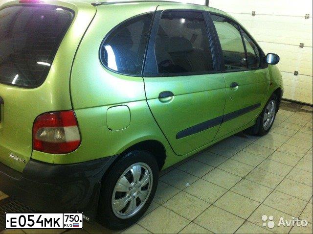 Фото автомобиля RENAULT MEGANE /GRAND/ SCENIC, 2000 — госномер Е054МК750. Цвет: ЗЕЛЕНЫЙ ЖЕЛТЫЙ