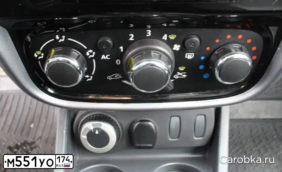 Фото автомобиля RENAULT DUSTER, 2013 — госномер Т308УН174. Цвет: СВЕТЛО-СЕРЫЙ