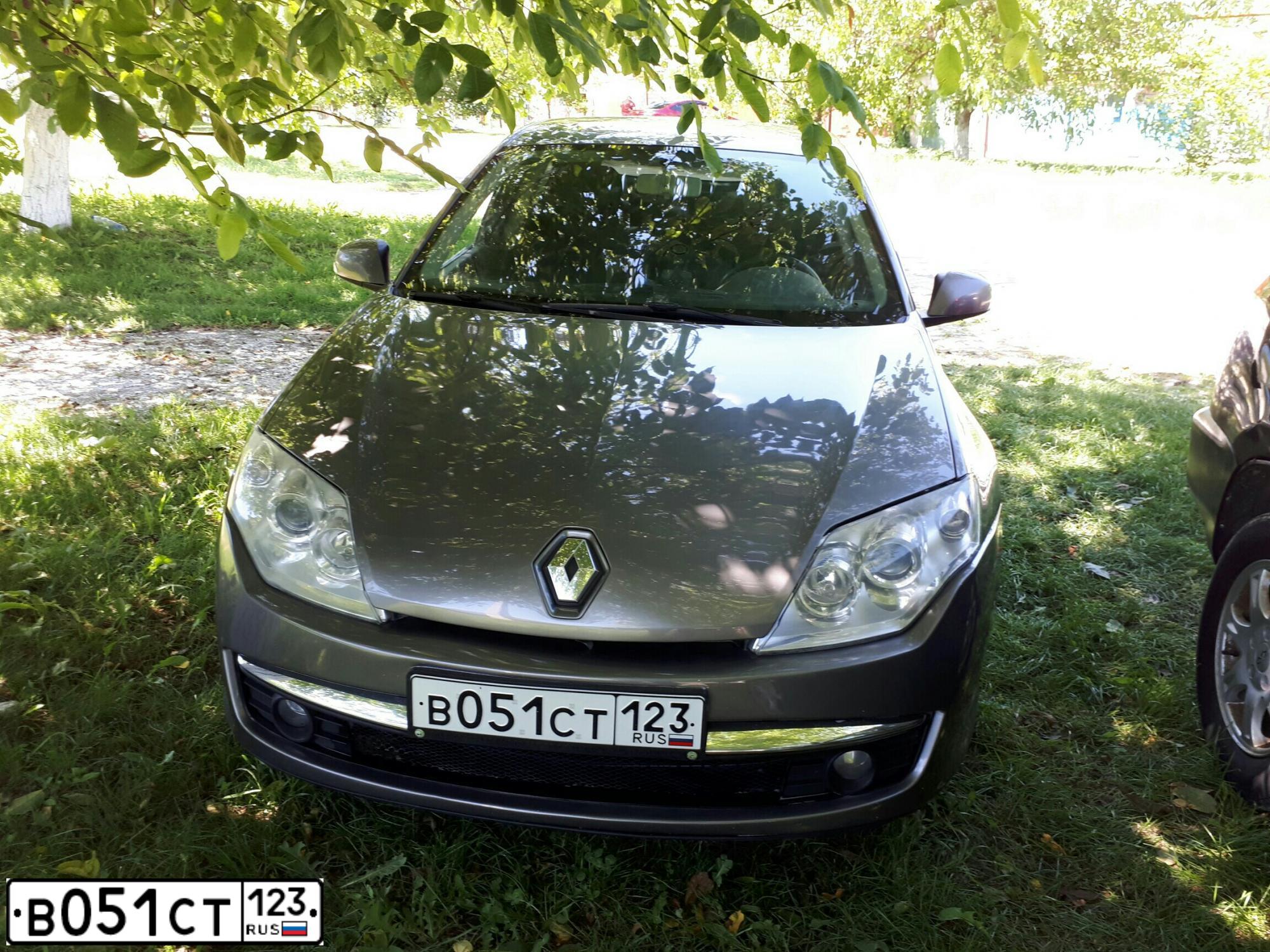 Фото автомобиля RENAULT LAGUNA, 2008 — госномер С770РН193. Цвет: СЕРЫЙ